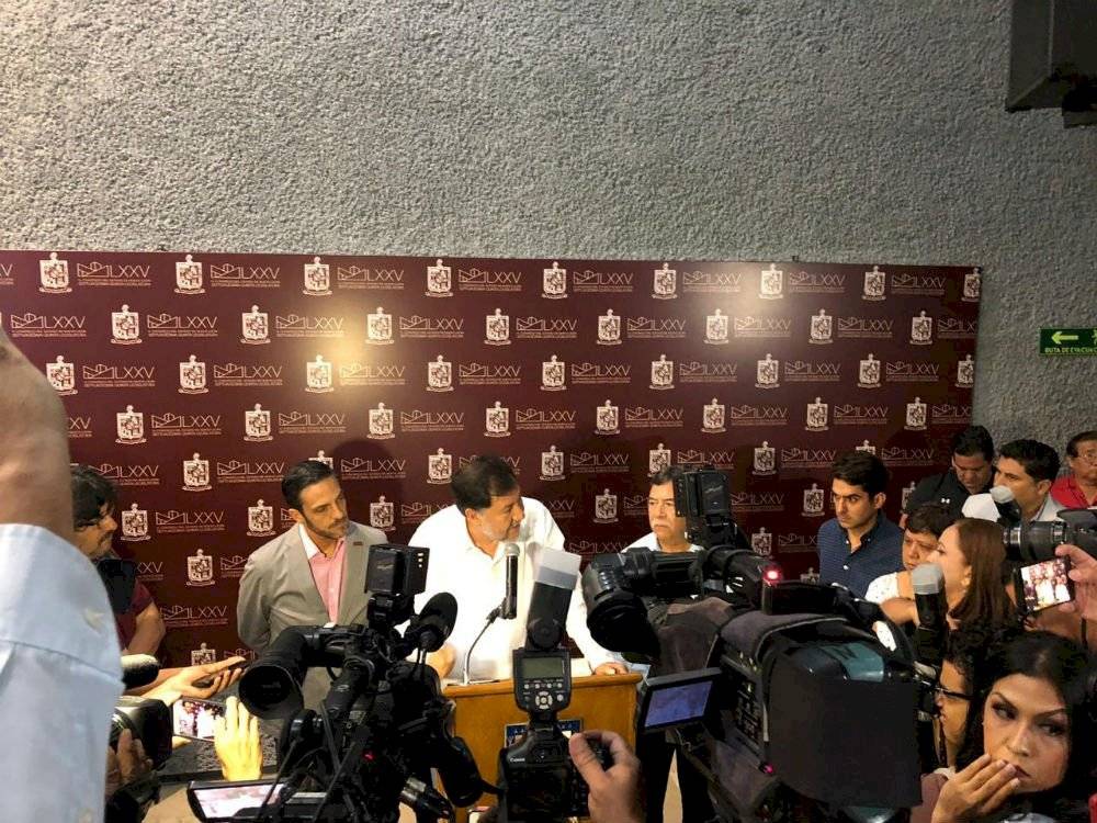 Los diputados Marco González (Morena) y Gerardo Fernández Noroña (PT)