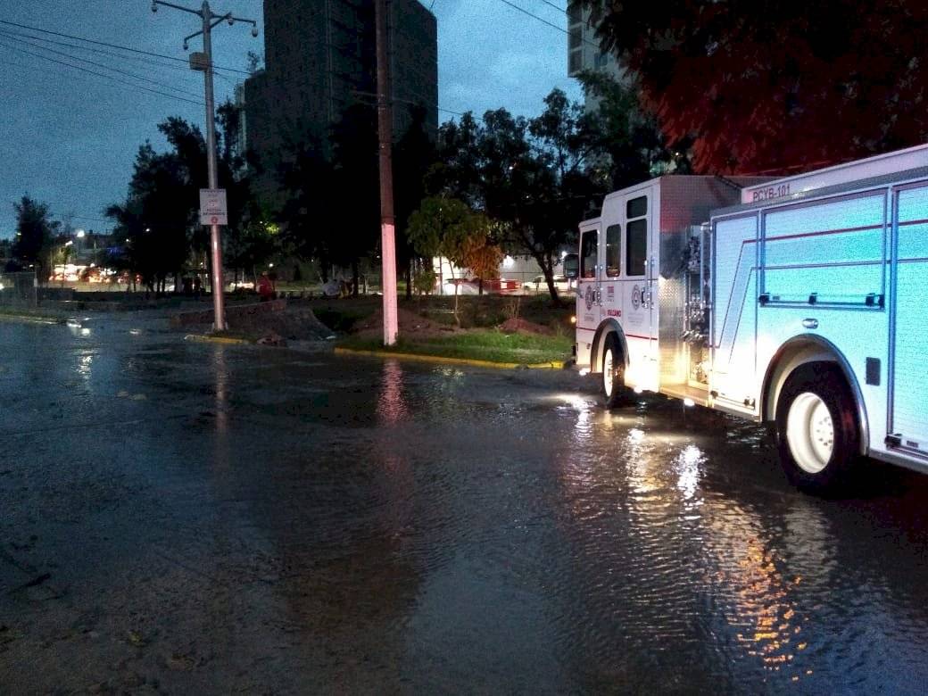 Inundaciones en la ZMG a causa de fuerte tormenta vespertina