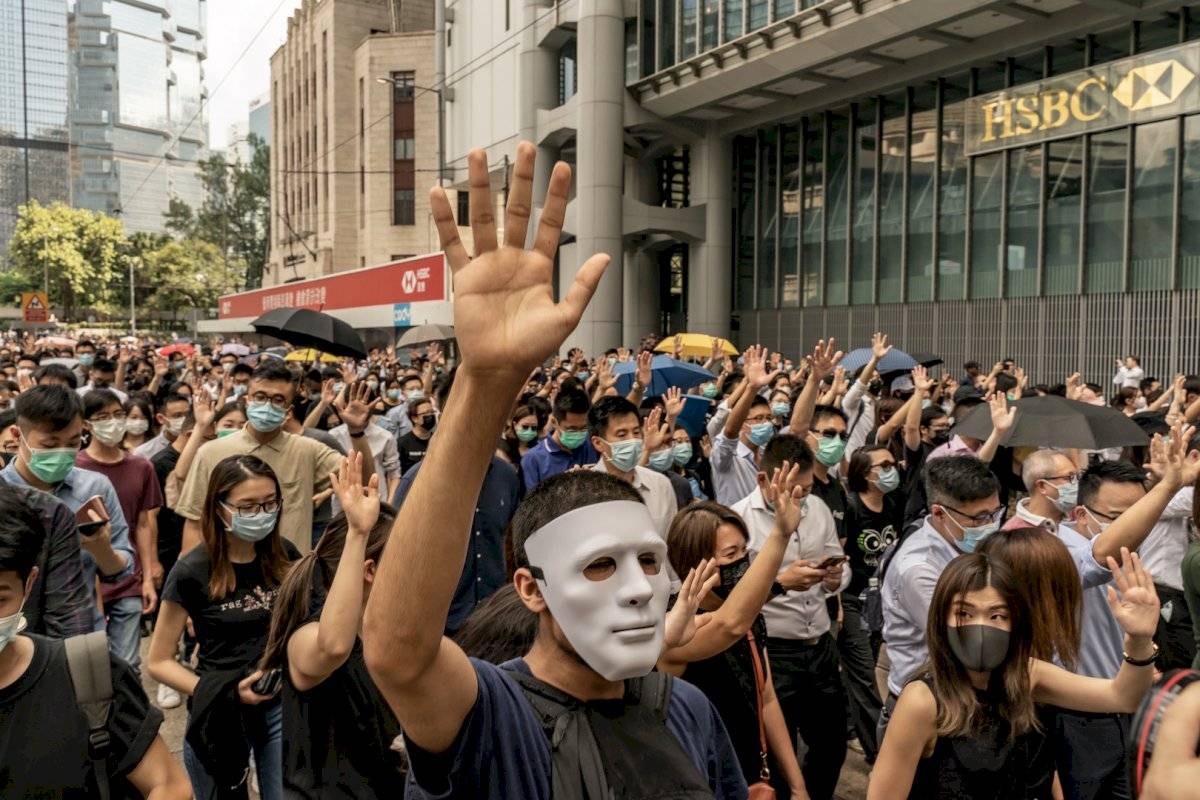 Y multas de hasta 25 mil dólares hongkoneses (3 mil 188 dólares estadounidenses).