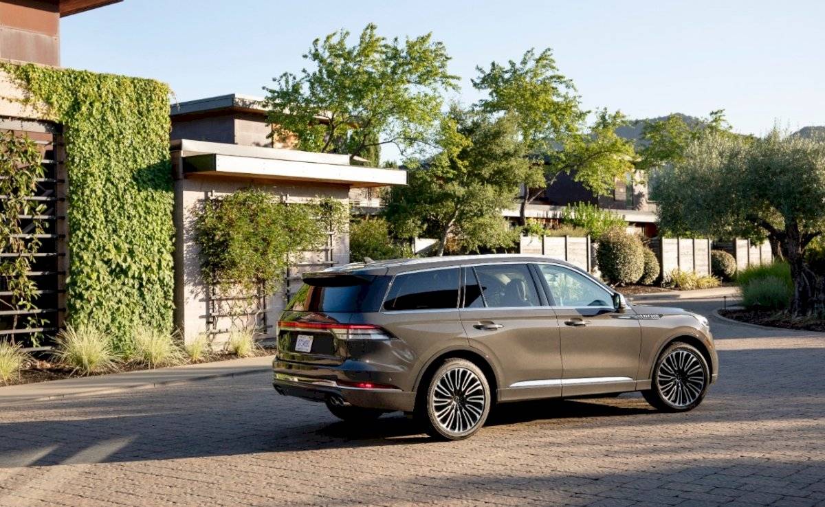 Lincoln Aviator