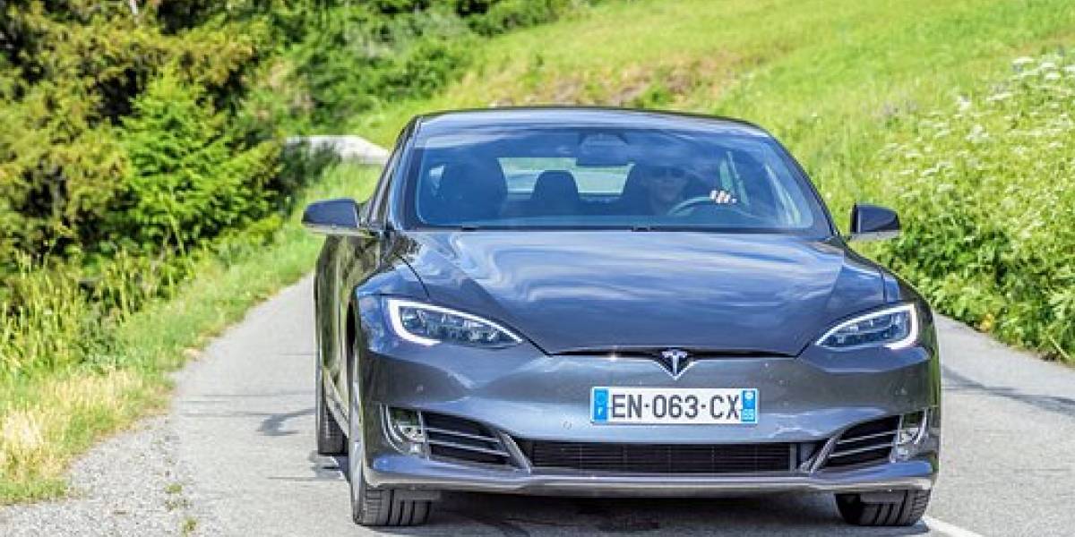 Tesla fabrica una batería que puede durar un millón de millas
