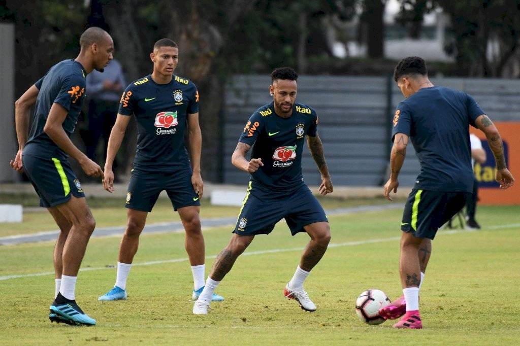 Neymar cumplirá cien partidos con Brasil