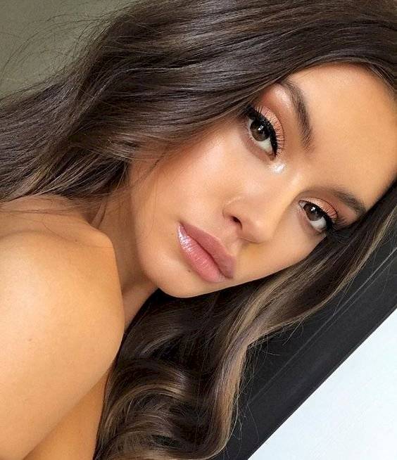 Maquillaje sencillo para morenas