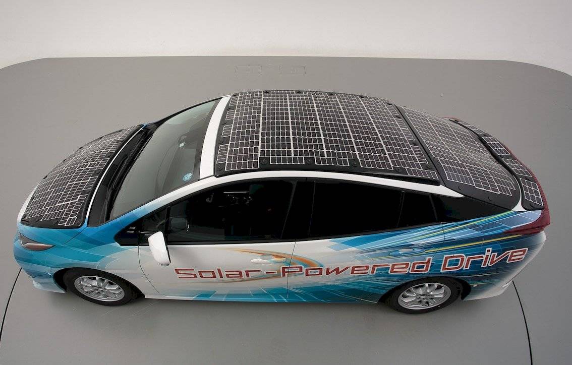 Toyota Prius PHV solar