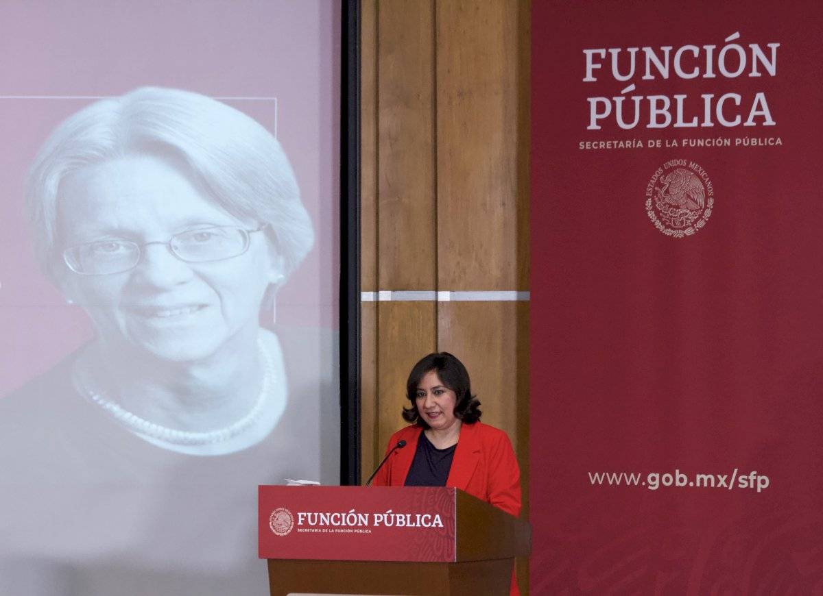 Susan Rose-Ackerman, encabezó la conferencia magistral, “Combate a la corrupción desde el derecho administrativo”.
