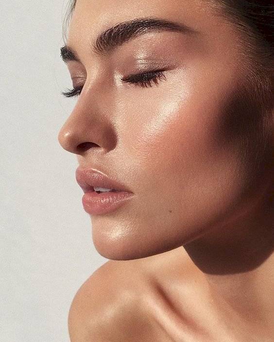 Maquillaje sencillo de día