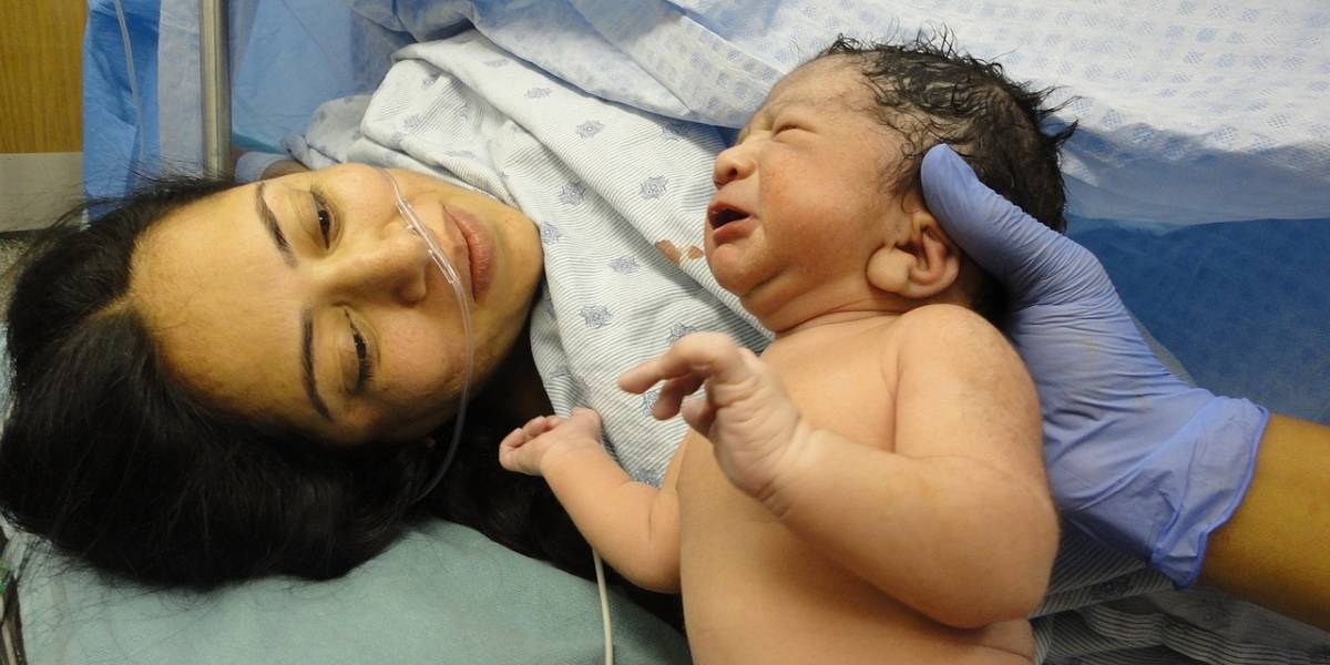Estudio de la OMS demuestra alta tasa de maltrato mujeres durante el parto en países pobres