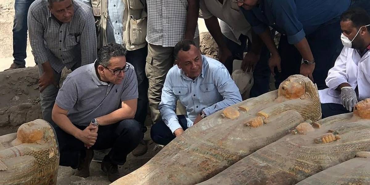 Arqueólogos encuentran 20 ataudes intactos en Egipto que pertenecieron a viejos sacerdotes