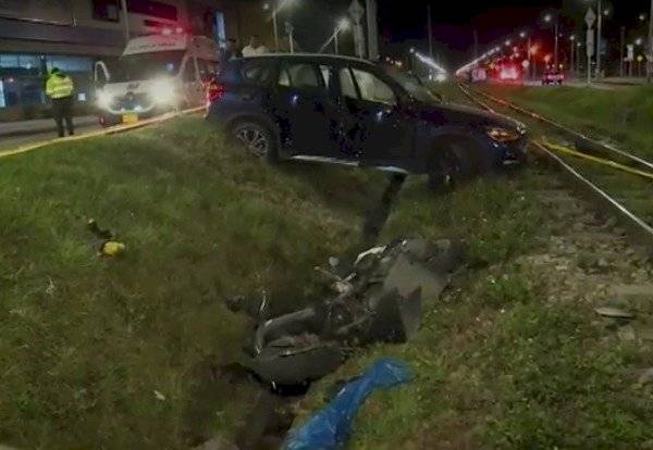 En grave accidente conductor arrolló a joven motociclista en el norte Bogotá