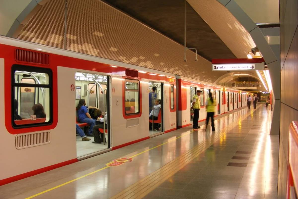 ¿Cuánto ha subido el precio del Metro de Santiago desde 2007 a la actualidad?