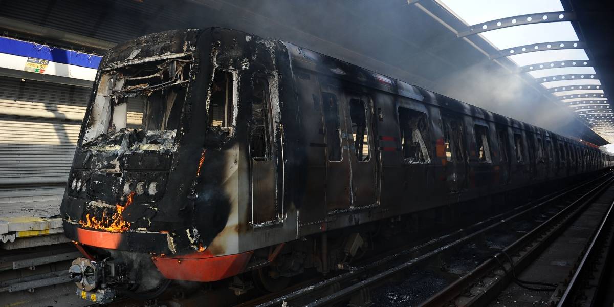 Cuatro estaciones más de Metro de Santiago sufrieron la violencia: Daños llegan a los US$ 200 millones
