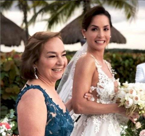 Mamá y Carmen V.