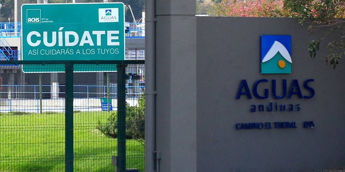 Aguas Andinas declara que son fake news las versiones de cortes en Santiago