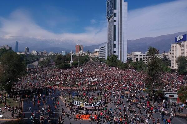 Resultado de imagen para foto de las manifestaciones en chile