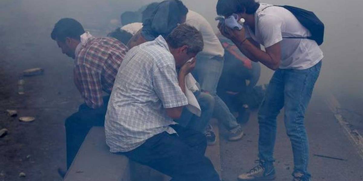 Chile: Consejos de salud en el caso que estés expuesto a las bombas lacrimógenas