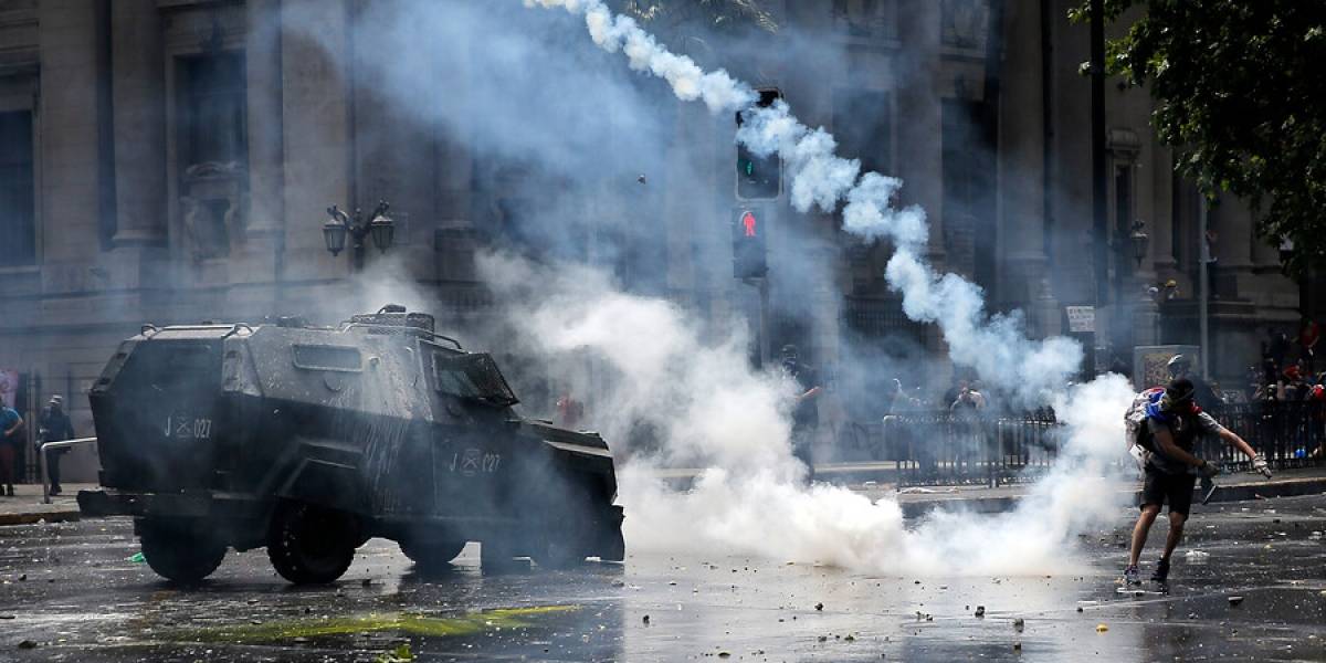 "¡Frente a la represión, la UE debe dejar su silencio!": eurodiputados exigen acciones ante las violaciones de DDHH en Chile