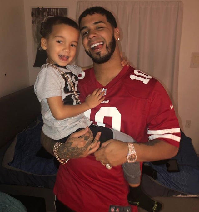Anuel y su hijo