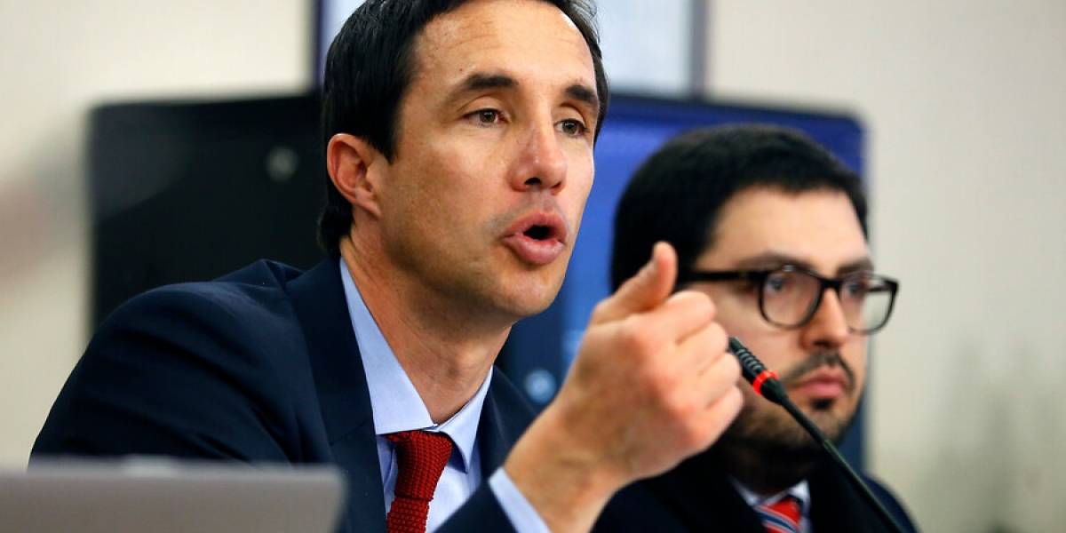 Ministro de Energía afirma que las tarifas eléctricas se congelarán este y el próximo año