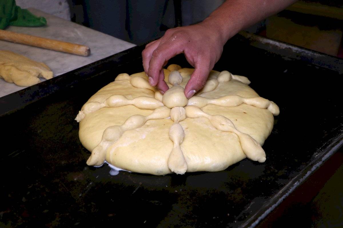 Pan de muertos relleno