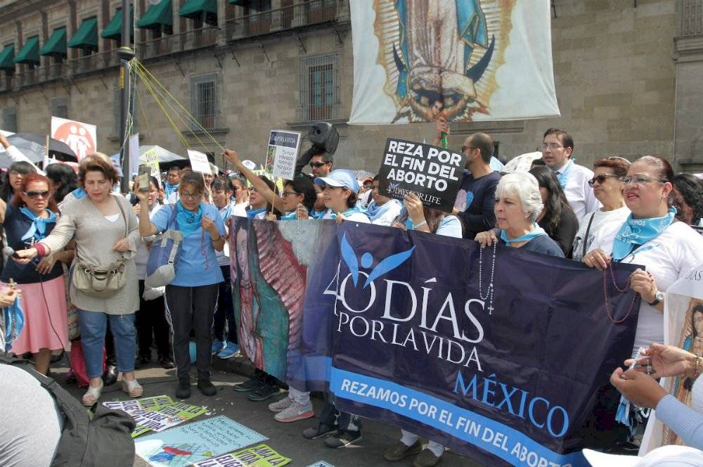 Manifestantes en contra del aborto