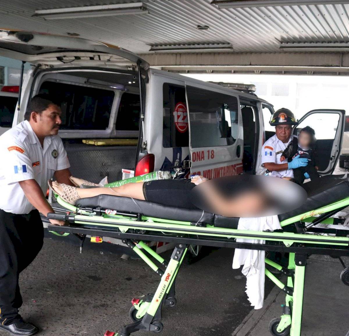 Mujer es atacada a balazos en zona 18