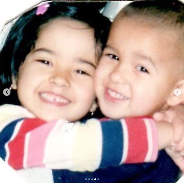 Becky G compartió tiernas fotos de su infancia en redes