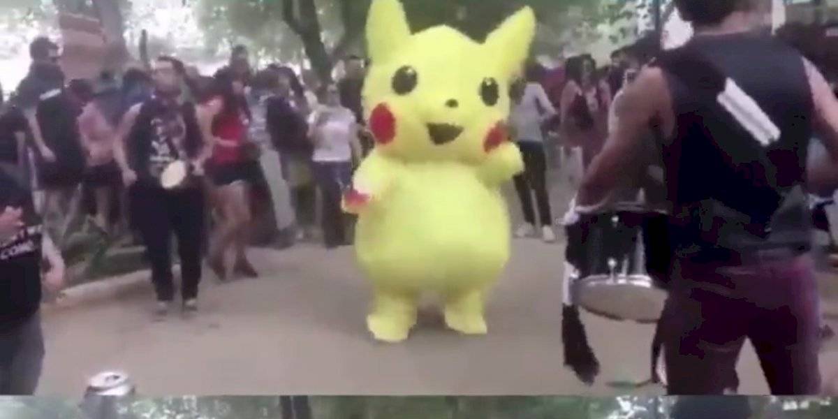 Habla la señora tras el famoso viral "Baila Pikachú" de las protestas en Chile