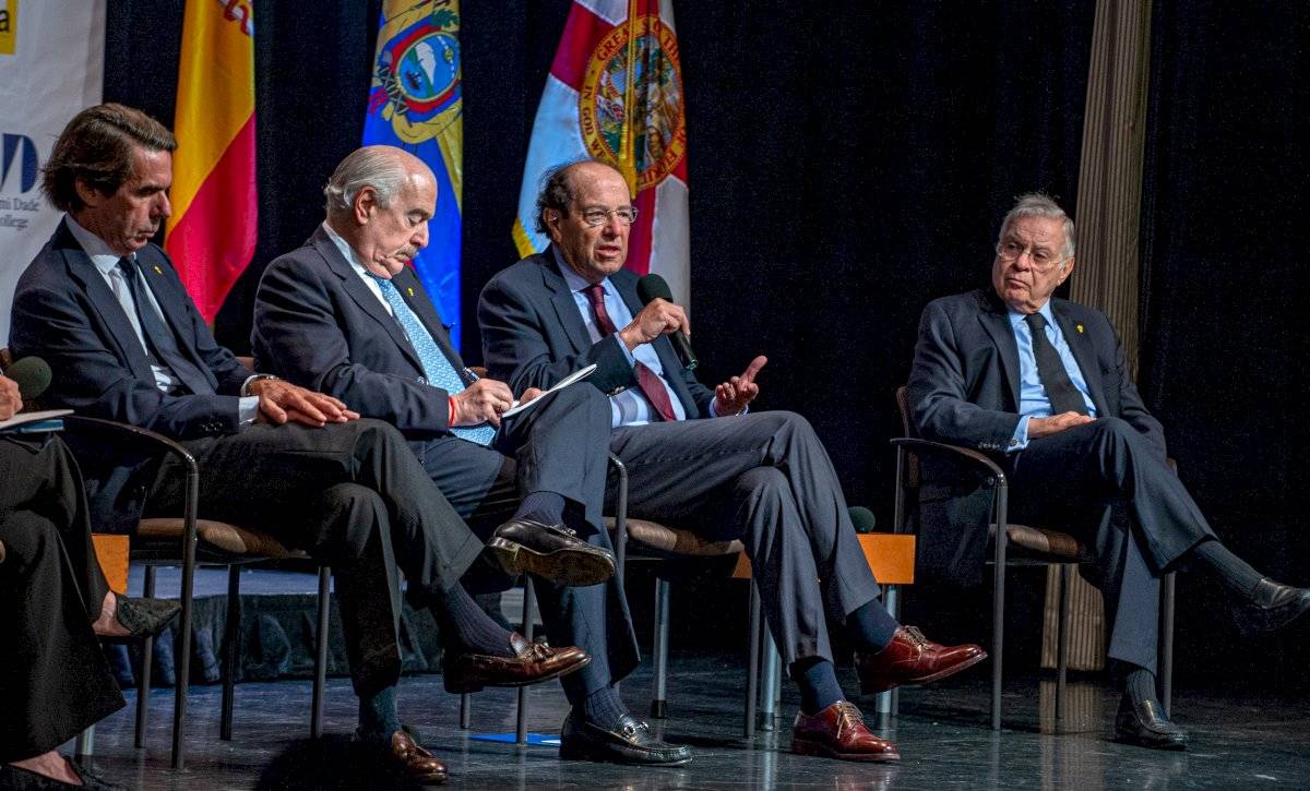 IV Diálogo Presidencial organizado por IDEA (Iniciativa Democrática de España y las Américas) y la Cátedra Mezerhane del Miami Dade Collerge (MDC)