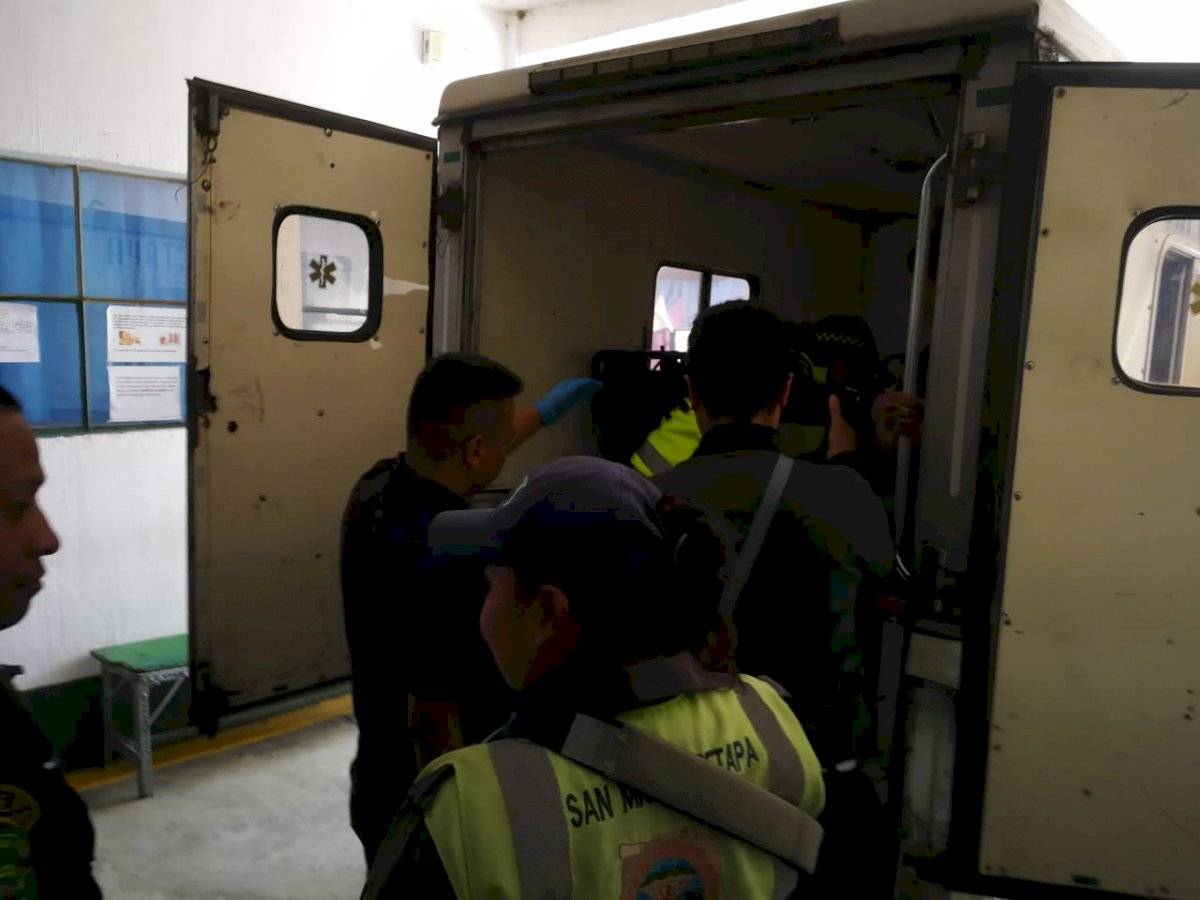 Atropellan a agentes de PMT en San Miguel Petapa