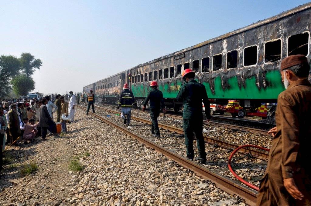 Incendio en tren en Pakistán