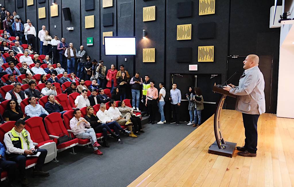 Inician las obras del Peribús en la Zona Metropolitana de Guadalajara Presentación del proyecto.