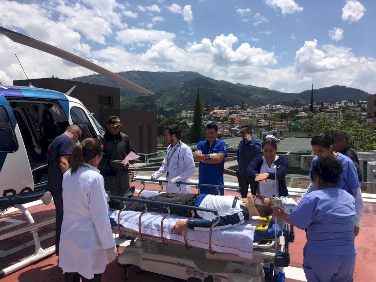 Una extranjera fallecida y dos heridos al caer en grieta del volcán Cotopaxi