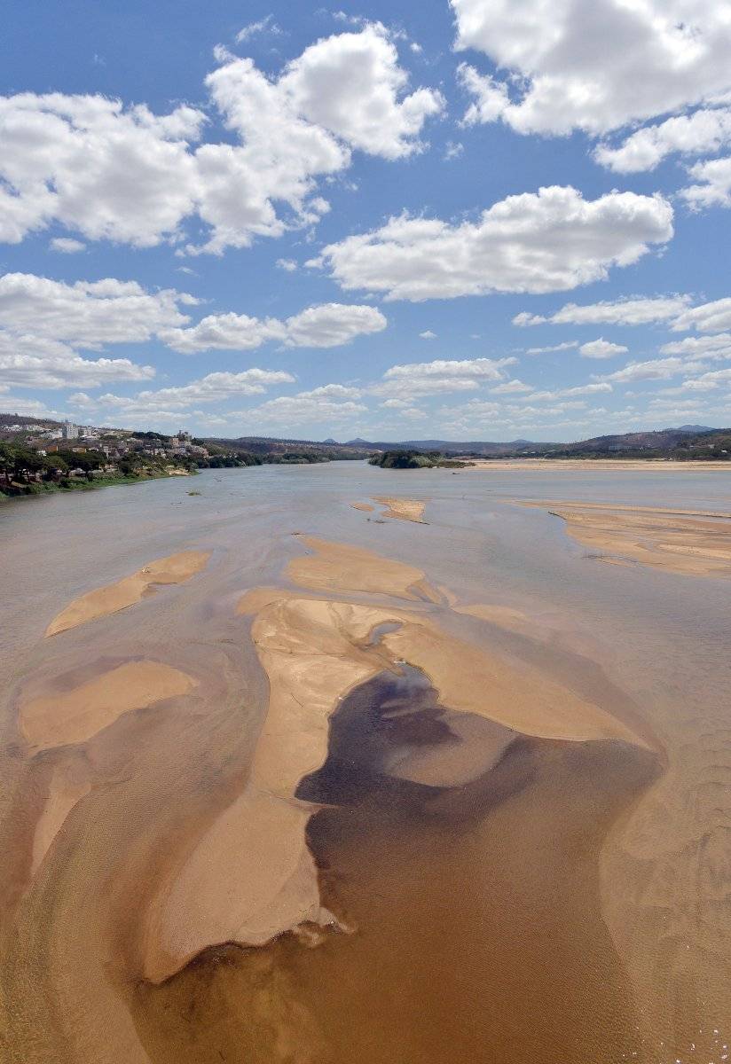 Rio Doce, em Colatina, foi afetado pela lama de rejeitos