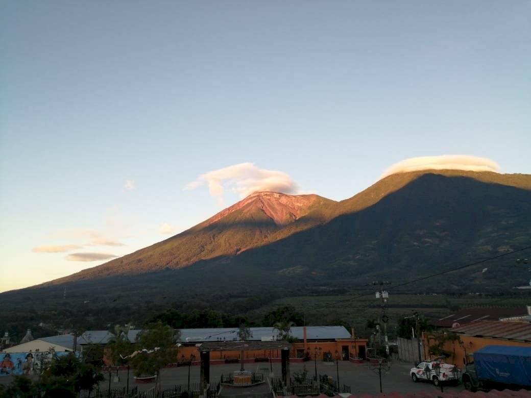 Retoman búsqueda de turista alemán desaparecido en volcanes