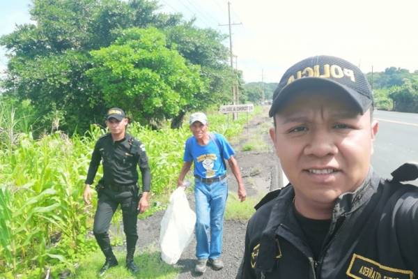 PNC apoya a hombre en Escuintla