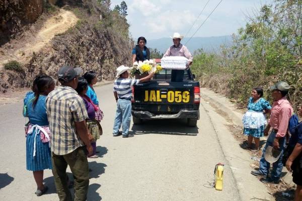 PNC apoya en sepelio