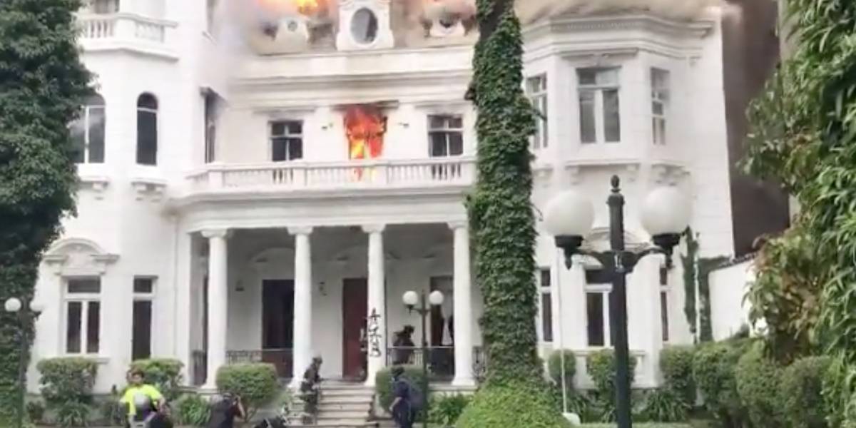 Nuevos incidentes en Chile: se incendia una Universidad Nuevos incidentes en Chile: se incendia una Universidad