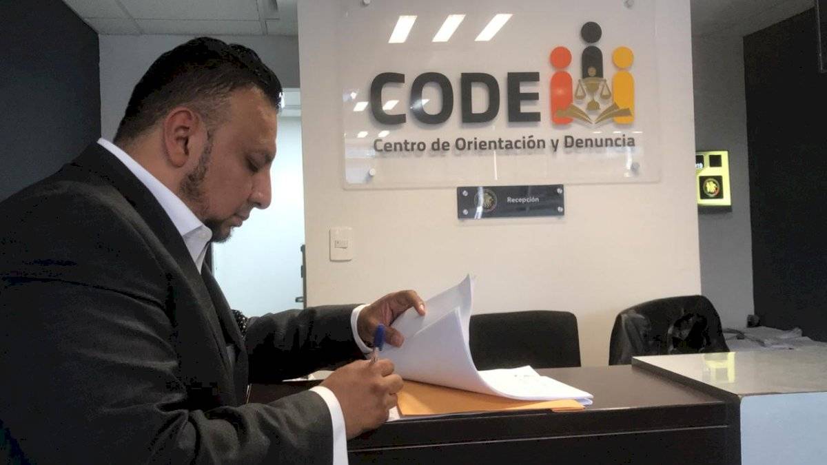 Director de Comunicación de Apodaca denuncia a Diputada local