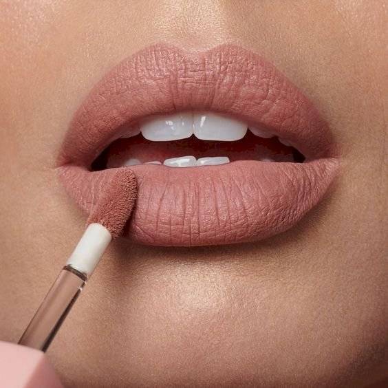 maquillaje natural para cara redonda