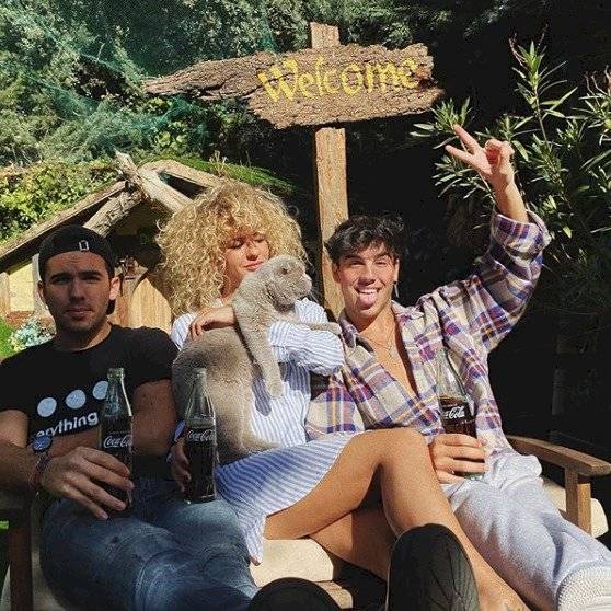 familia Mario Casas