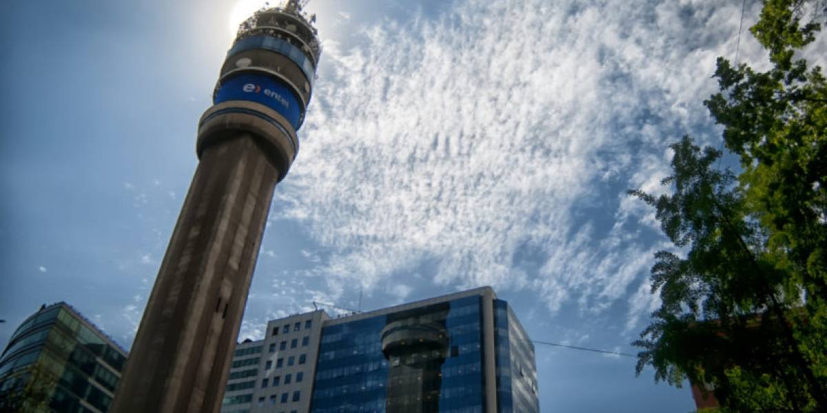 Saquean la icónica Torre Entel en medio de manifestaciones