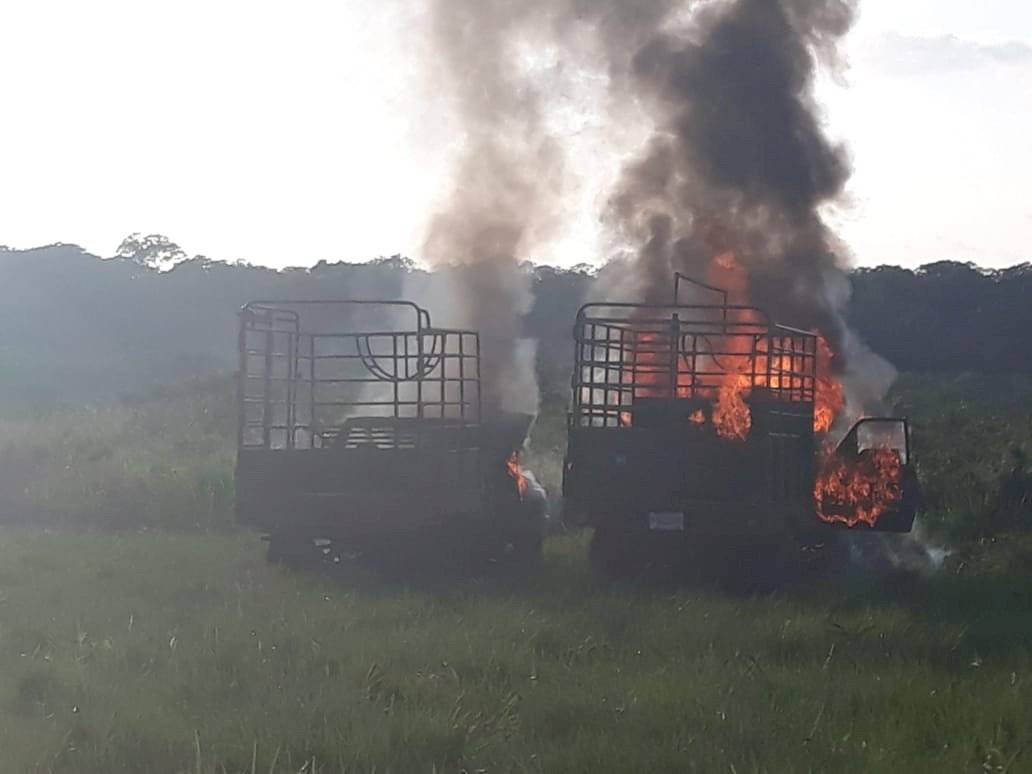 Localizan avioneta y vehículos incinerados en Petén
