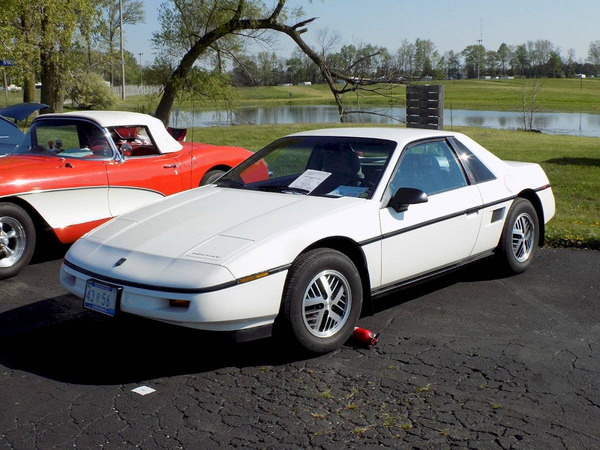 Pontiac Fiero 1988