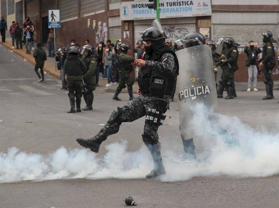 Manifestantes reprimidos en Bolivia