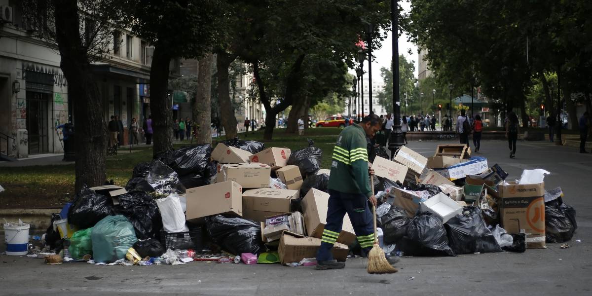 Hasta que la dignidad se haga costumbre: las miserable condiciones laborales que los recolectores de basura esperan terminar con el paro