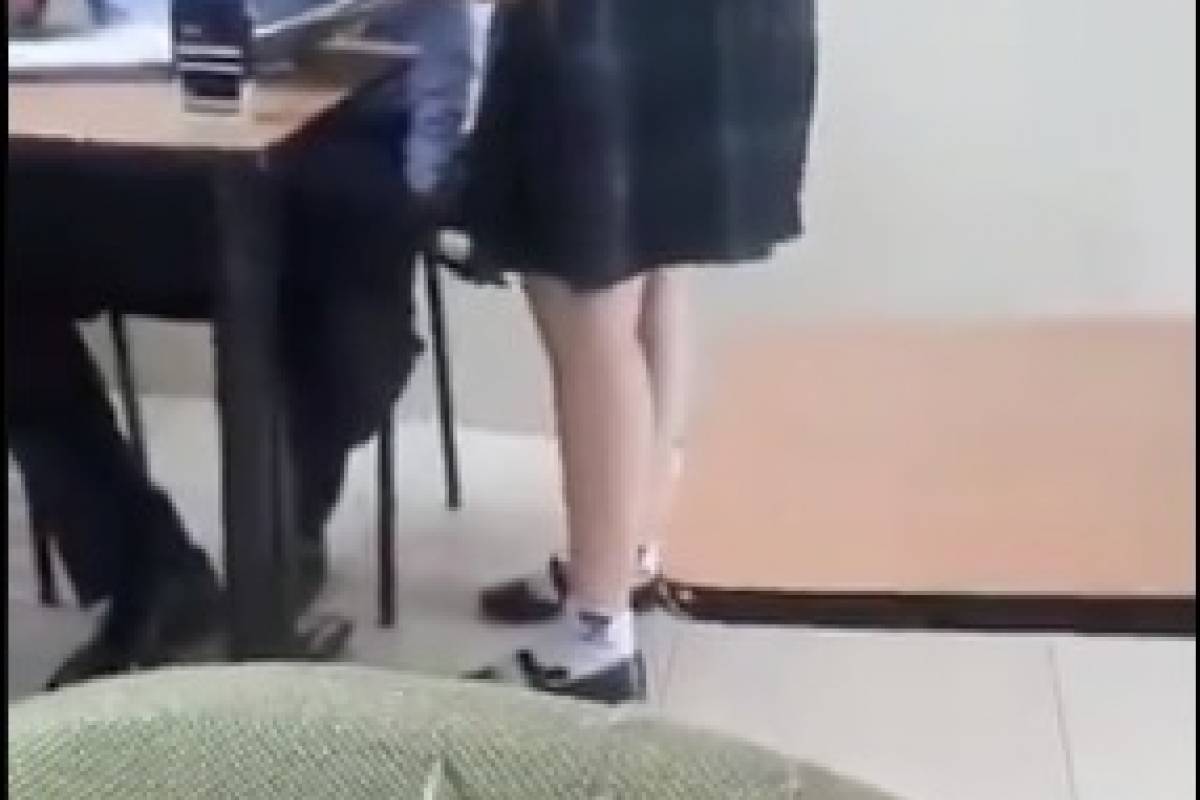 Quevedo: profesor es separado de Unidad Educativa por grabar por debajo de las faldas - Metro Ecuador