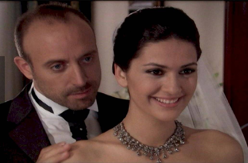 Berguzar Korel