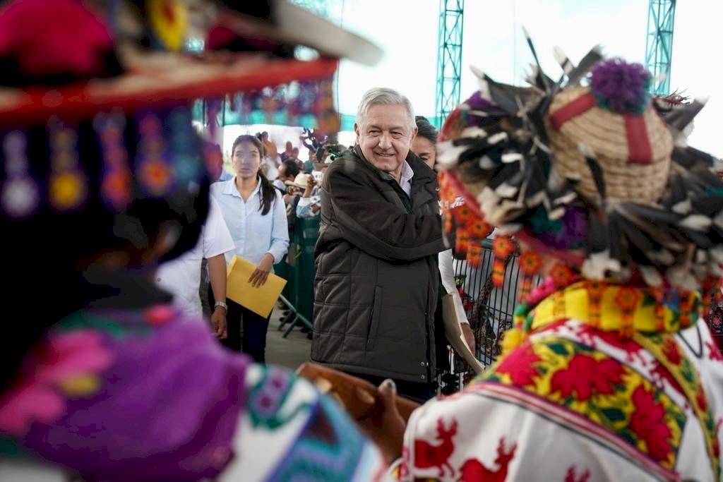 Niega López Obrador diferencias con Enrique Alfaro