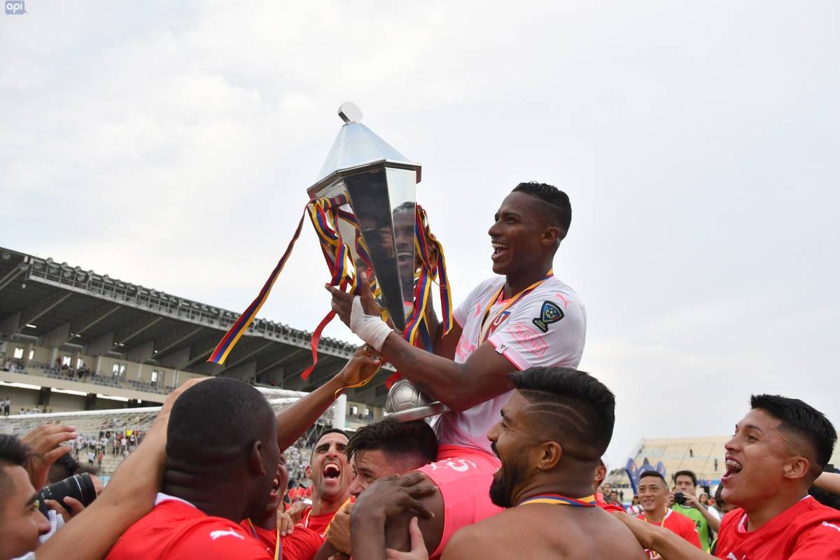 Antonio Valencia se ‘destapó’ ante los malos comentarios de otras hinchadas - Metro Ecuador