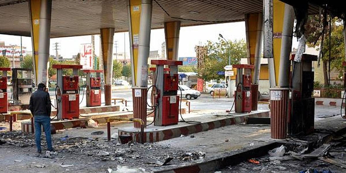 Régimen iraní bloquea acceso a internet para frenar protestas por subida del precio de combustible